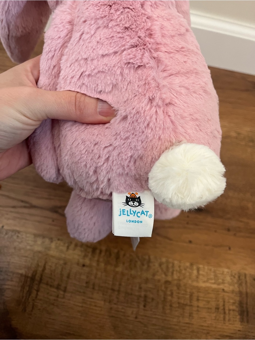 Jellycat Bashful Tulip Bunny - BNWT - Authentic - dust bag included - Picture 7 of 14